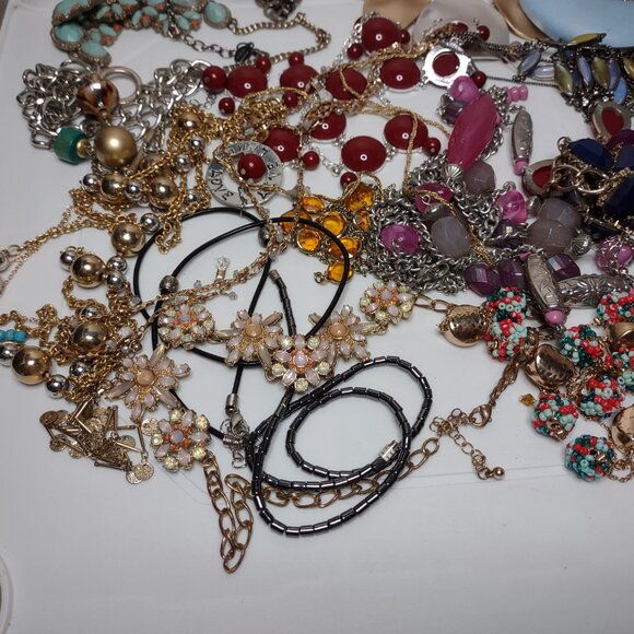 Lot Of Over 40 Necklaces Variety Necklace Lot Assorted Necklace Bundle NL24 - Picture 2 of 10